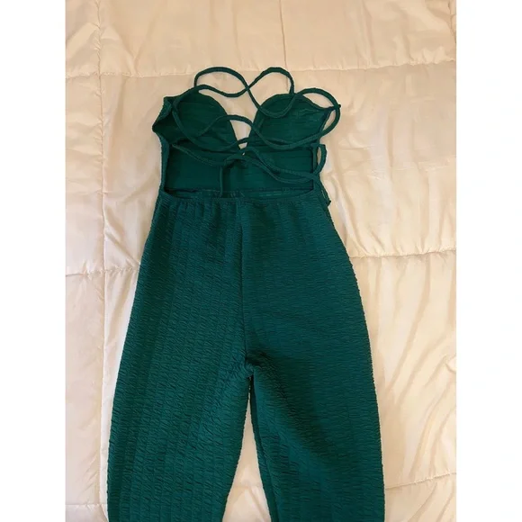 Pretty Little Thing Emerald Green Textured V Bar Lace Back Flared Jumpsuit - Picture 6 of 6
